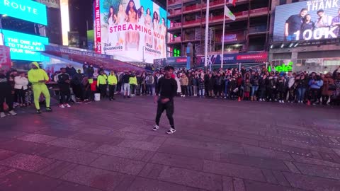 New York City street performers Live Time Square