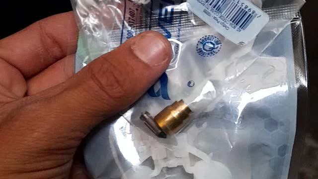 How to remove gas leak from carburetor vent on titan 150