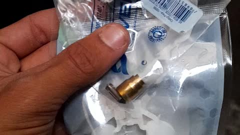 How to remove gas leak from carburetor vent on titan 150