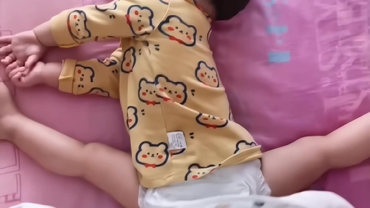 Baby funny sleeping 🥰🥰🥰🥰