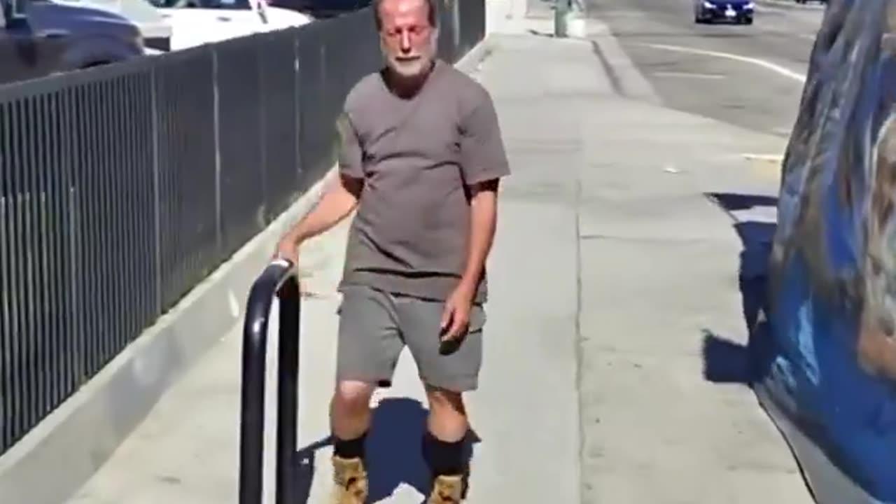 Hollywood BLVD now ........ DEMON ZOO