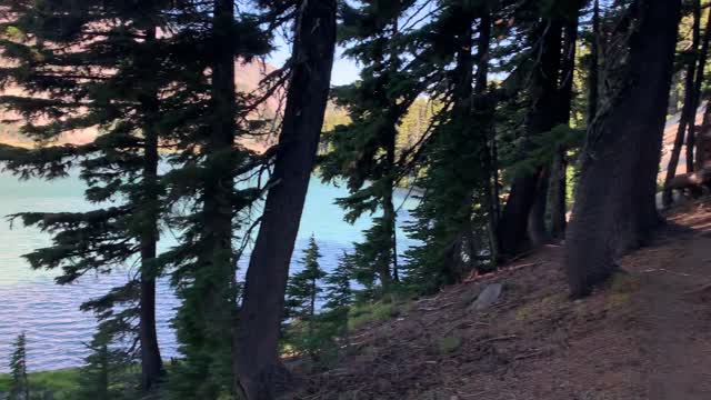 Central Oregon - Three Sisters Wilderness - Hiking Above Lower Green Lake