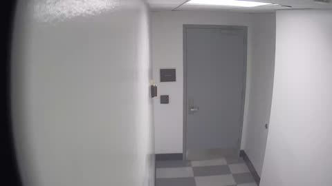 6141RHOBG1G101DStairwayLobbyEntry_2021-01-06_15h00min03s497ms.mp4