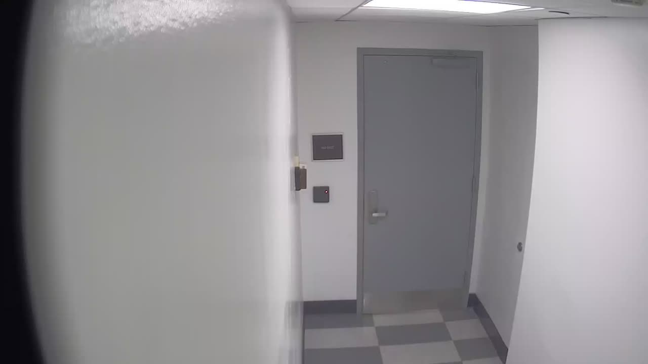 6141RHOBG1G101DStairwayLobbyEntry_2021-01-06_15h00min03s497ms.mp4