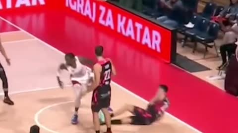 Sent him to the ground 😫 #basketballcl #basketball