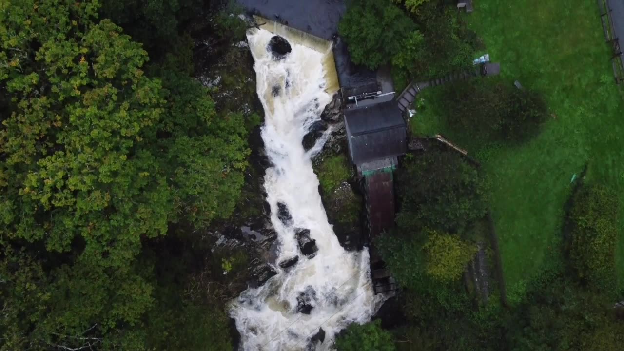 HUGE WATER FALL IN SNOWDONIA!