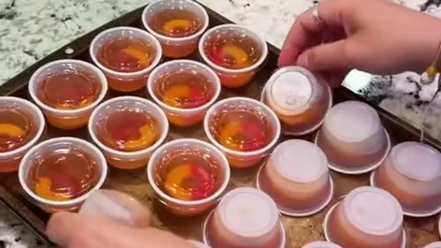 Peach crown Jell-O shots 🤩👀 @Mallory Young #viral #jelloshots #cocktails #mocktails