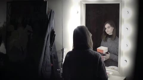 The Conjuring 2 Two-Way Mirror Prank