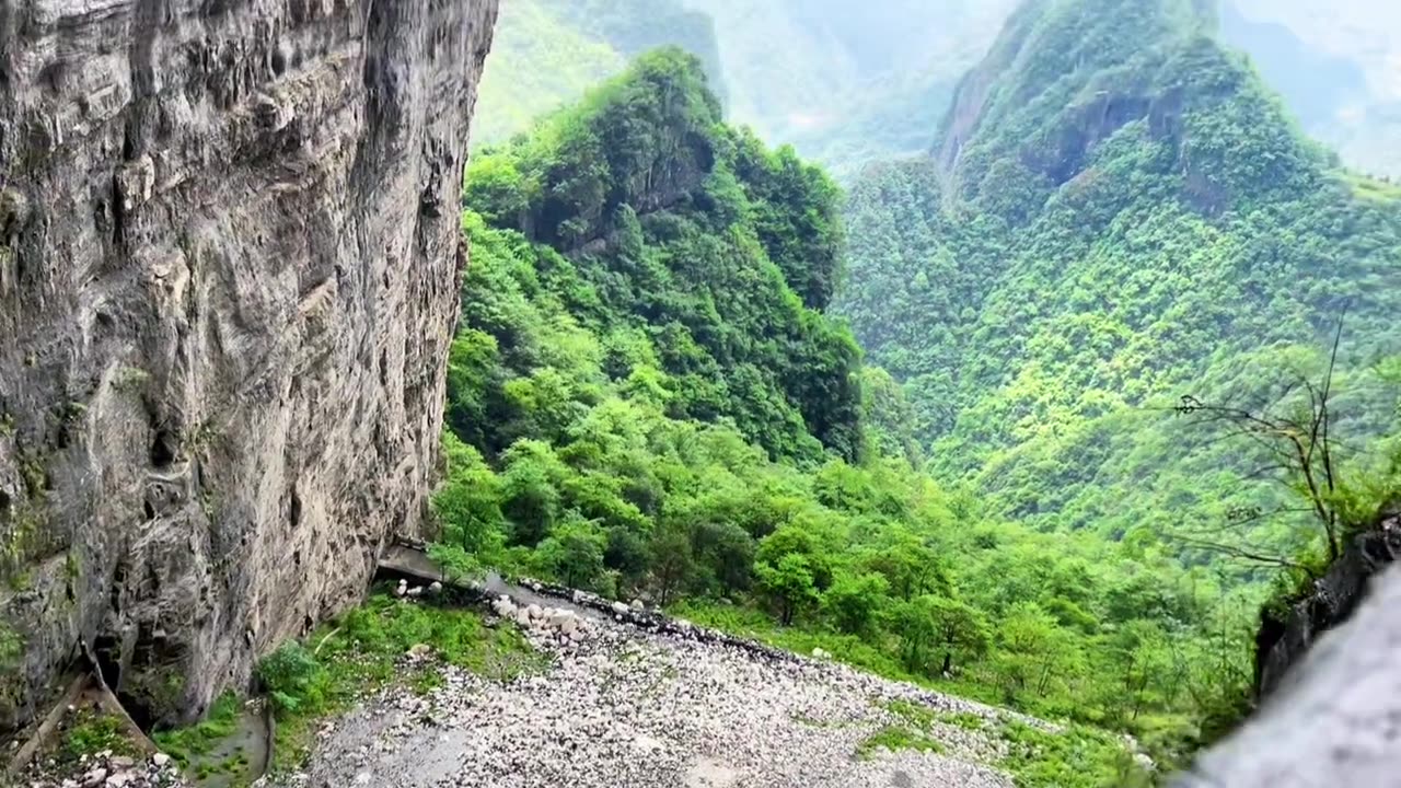 Wonderland on Earth, Tianmen Mountain, Tianmen Cave