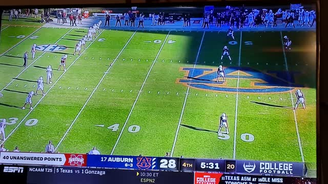 AUBURN TAKES NAP AFTER HALFTIME!