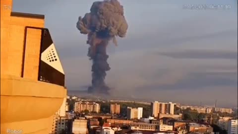 MONSTROUS EXPLOSION AFTER NATO AMMUNITION DEPOT IN KHMELNYTSKY STRUCK