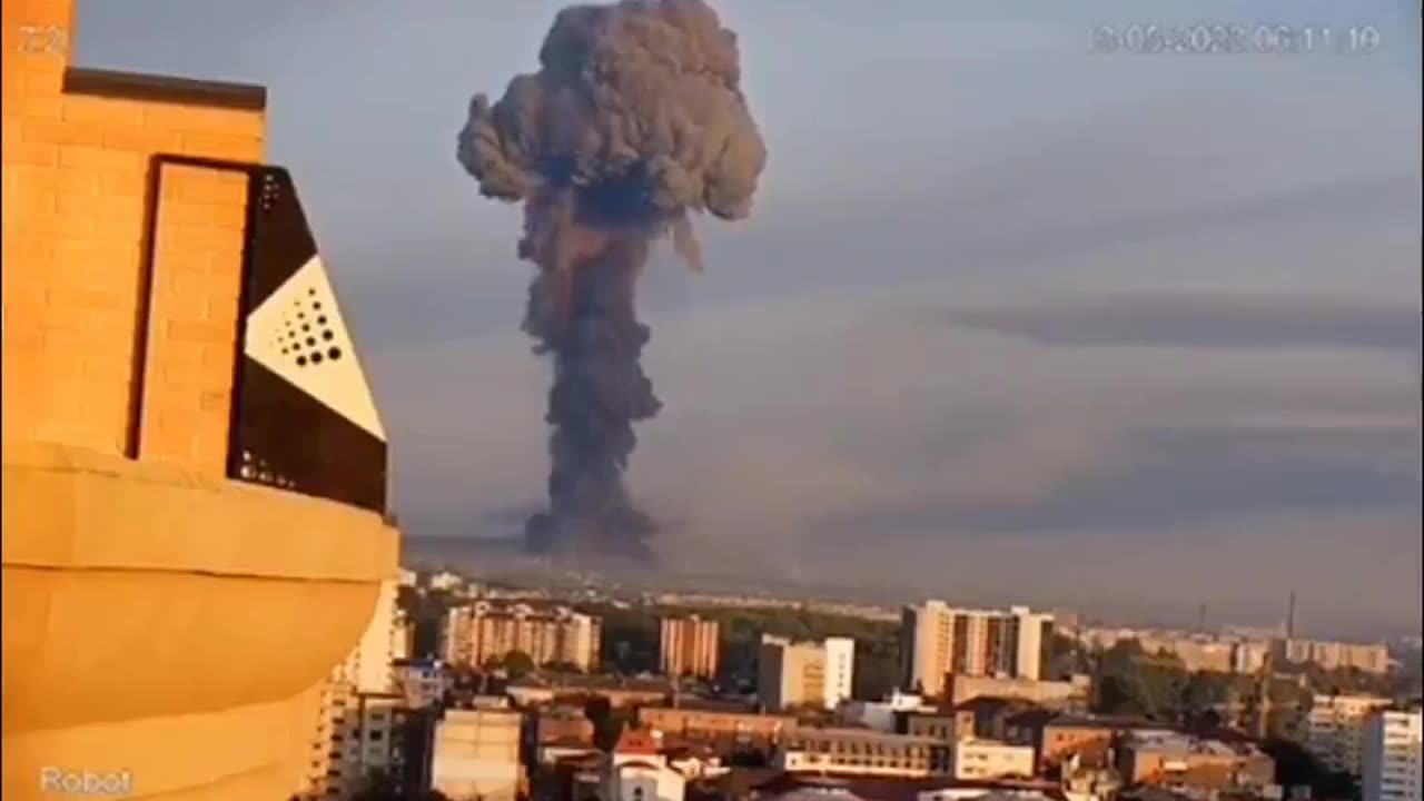 MONSTROUS EXPLOSION AFTER NATO AMMUNITION DEPOT IN KHMELNYTSKY STRUCK