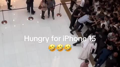 DUBAI MALL… People Hungry for iPhone 15 #iphone #iphone15