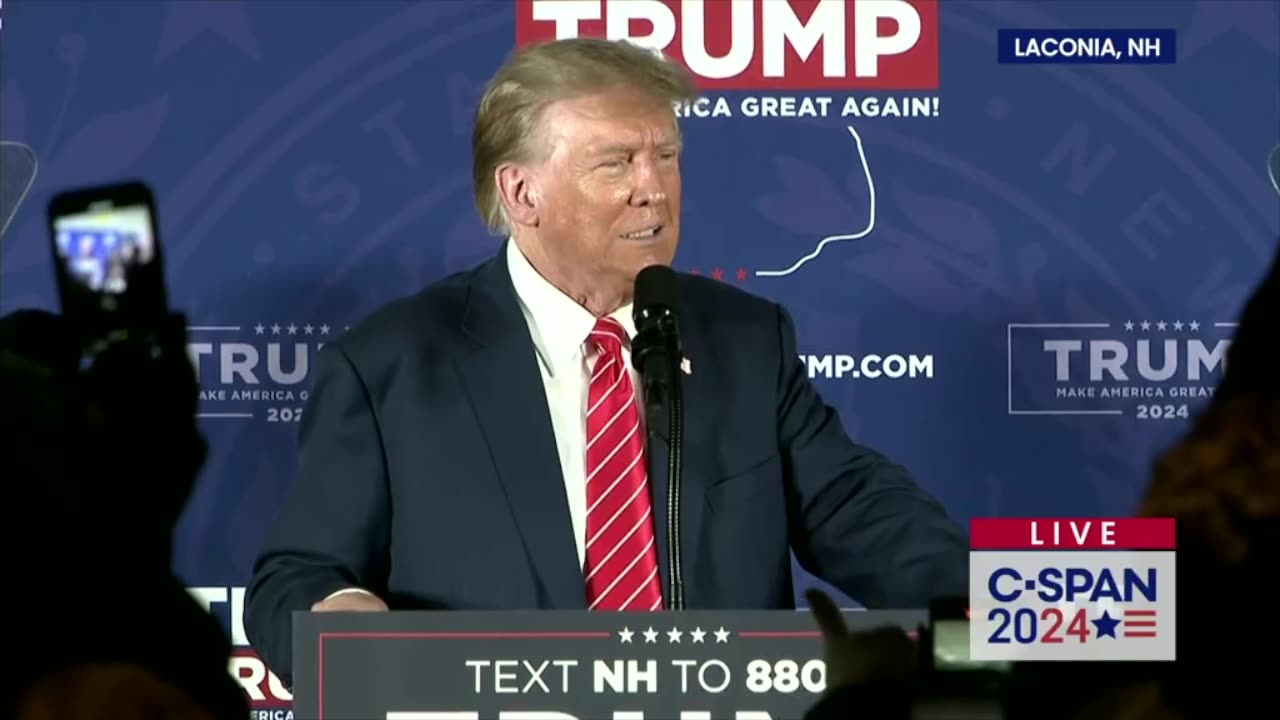 Pres. Donald J. Trump and Corey Lewandowski in New Hampshire