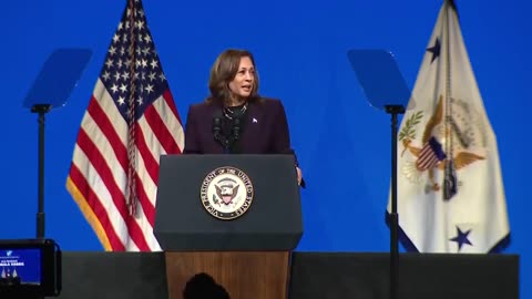 📚 Kamala claims Biden showed "true leadership" by abandoning the Presidential race 🚫👎