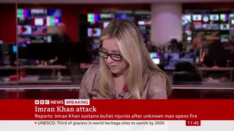 Former Pakistan Prime Minister Imran Khan shot during protest march - BBC News