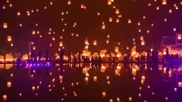 Festival das lanternas em Chiang Mai, Tailândia 🇹🇭 Quem você levaria vídeo via