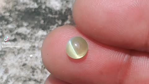 Cat's Eye (chrysoberyl)