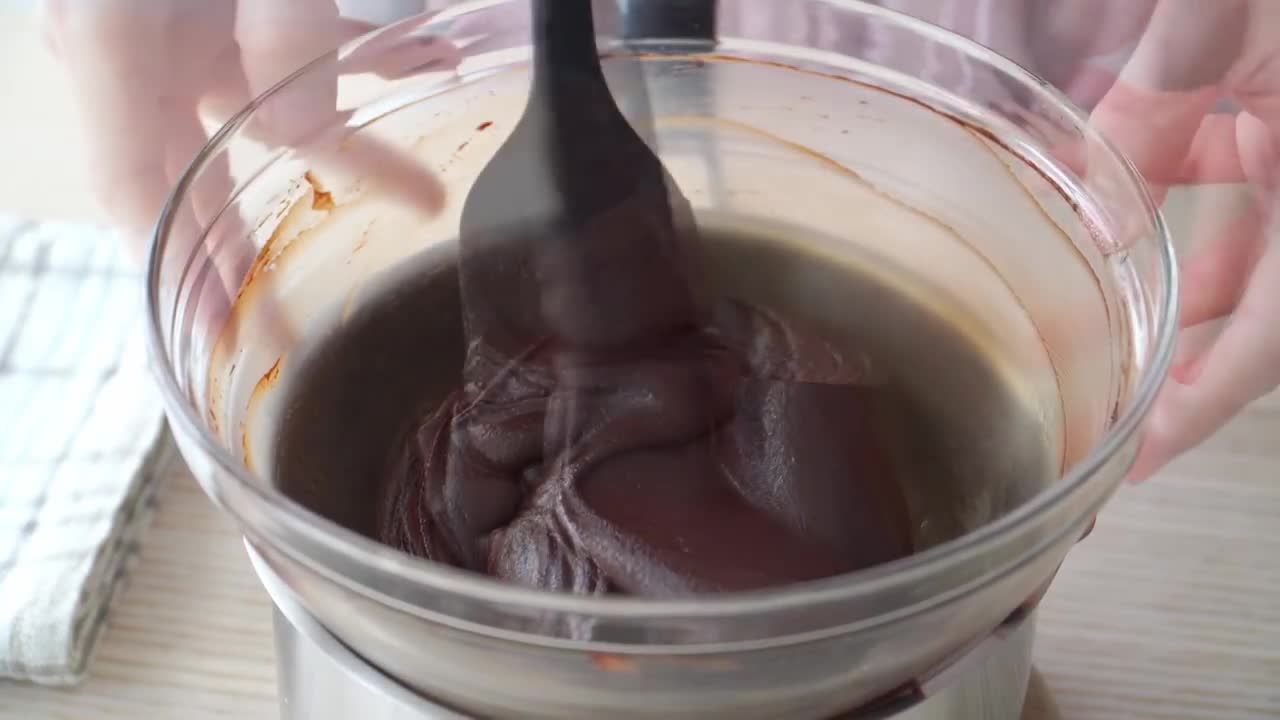 Flourless Moist Chocolate Cake / Gluten Free / No Flour