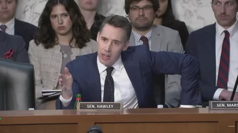 Hawley takes on Boeing CEO