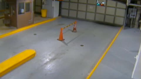 3135RHOBG21stStPedestrianDoor_2021-01-05_00h00min00s947ms.mp4