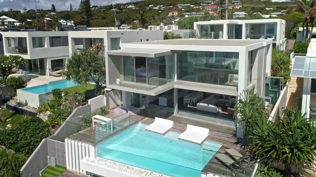 White Water House in Sunshine Beach, Australia by Chris Clout Design.