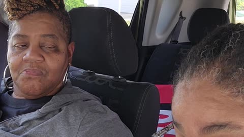 Nun confronts a cab driver staring at her #jokeoftheday