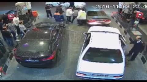 Drunk man arrested after running from the police - Iran