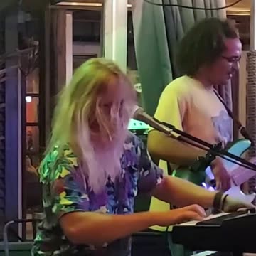 Hunter Myers (Funky Lampshades) - LIVE @ OSO (Short 6)