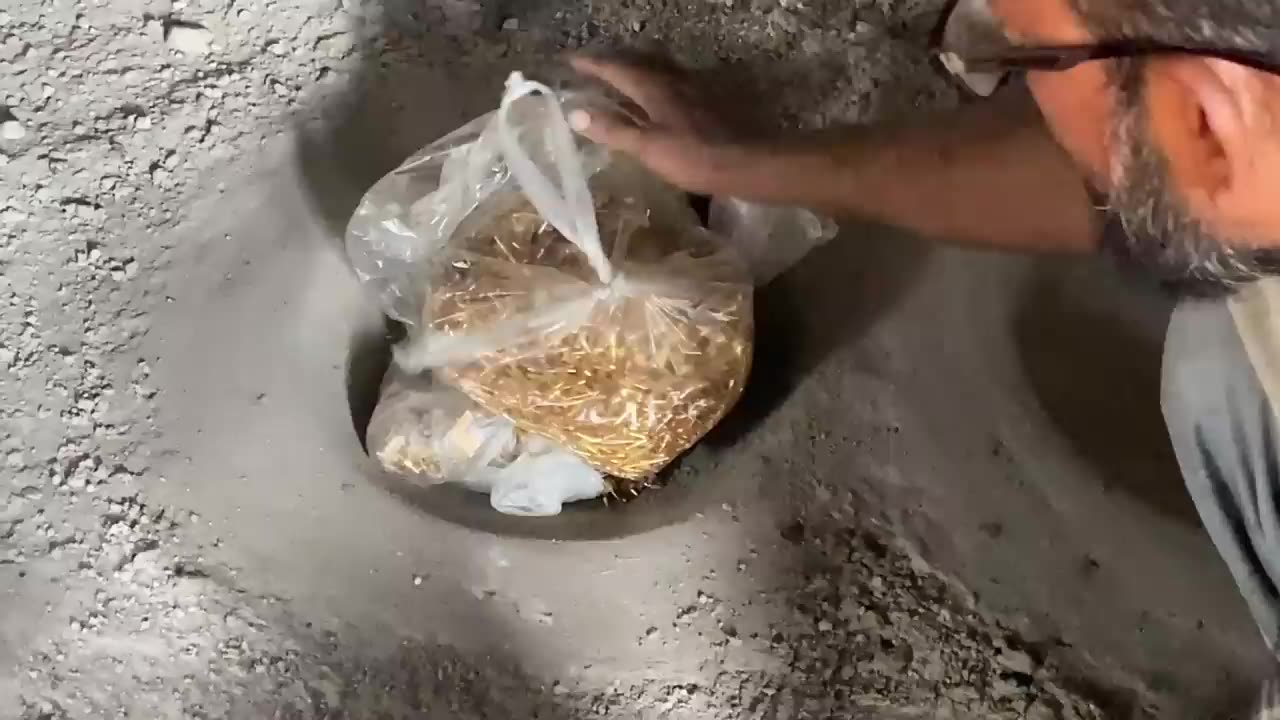 Very interesting Recover 24K Gold From Electronics Scrap