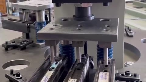 Aluminum punching machine