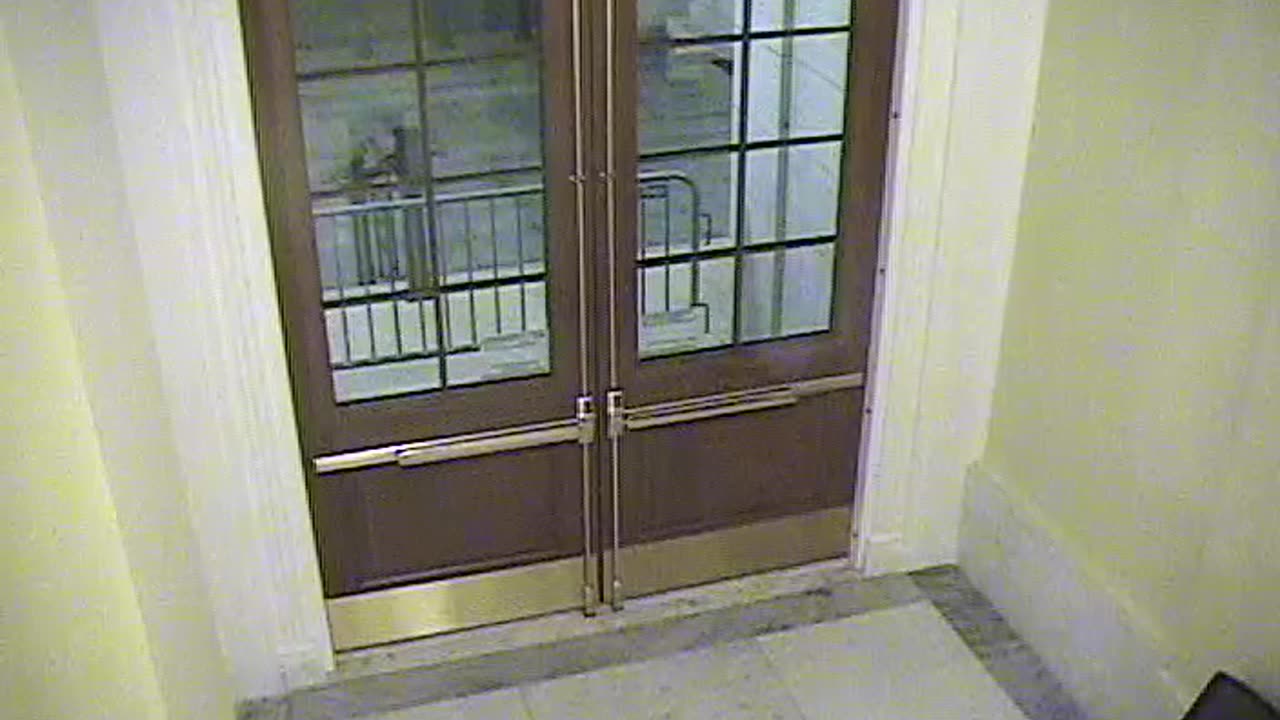 3443CHOB02CH12NRotundaExit_2021-01-06_03h20min00s810ms.mp4