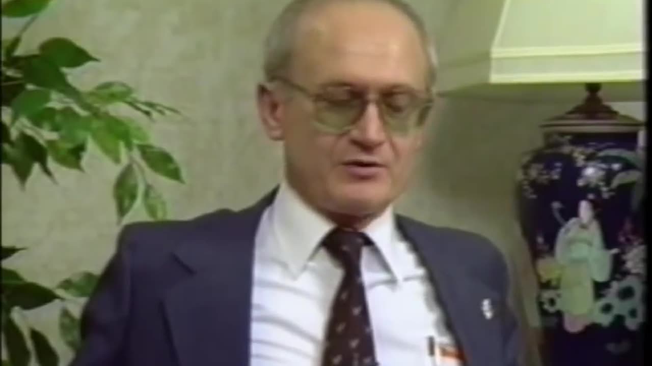 Yuri Bezmenov - Stages Of Communist Takeovers