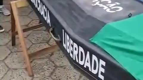 Enterro da liberdade no Brasil