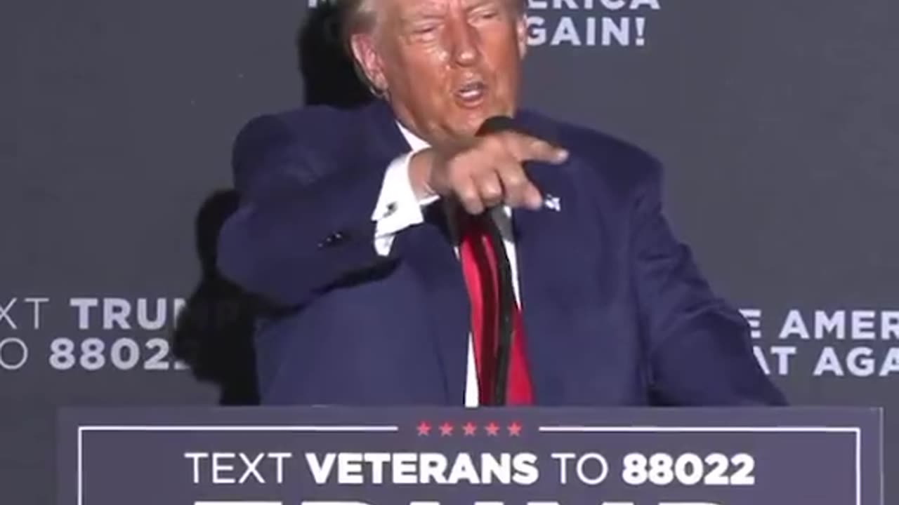 President Trump burns Chris Christie.