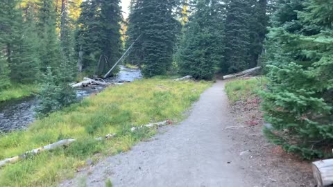 Central Oregon - Hiking Beside Long, Very Relaxing Creek