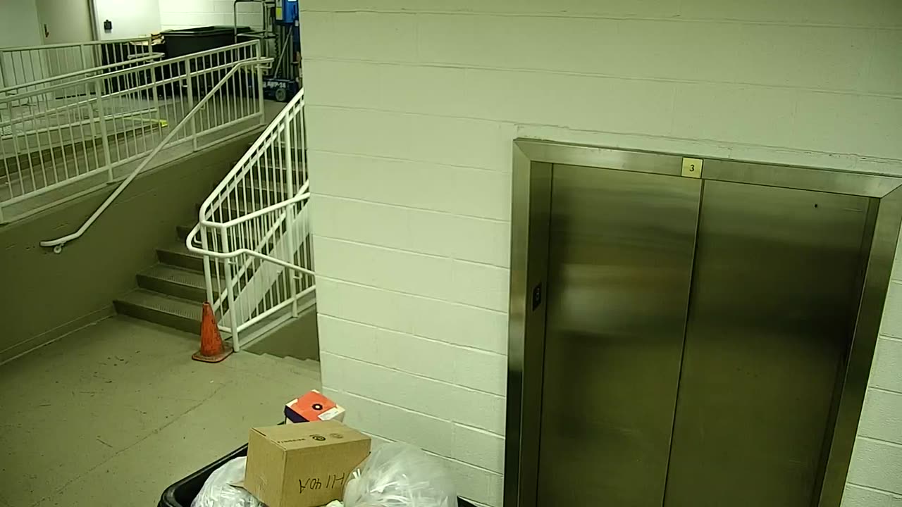 7110CVCULElevator#3Lobby_2021-01-05_03h00min00s230ms.mp4