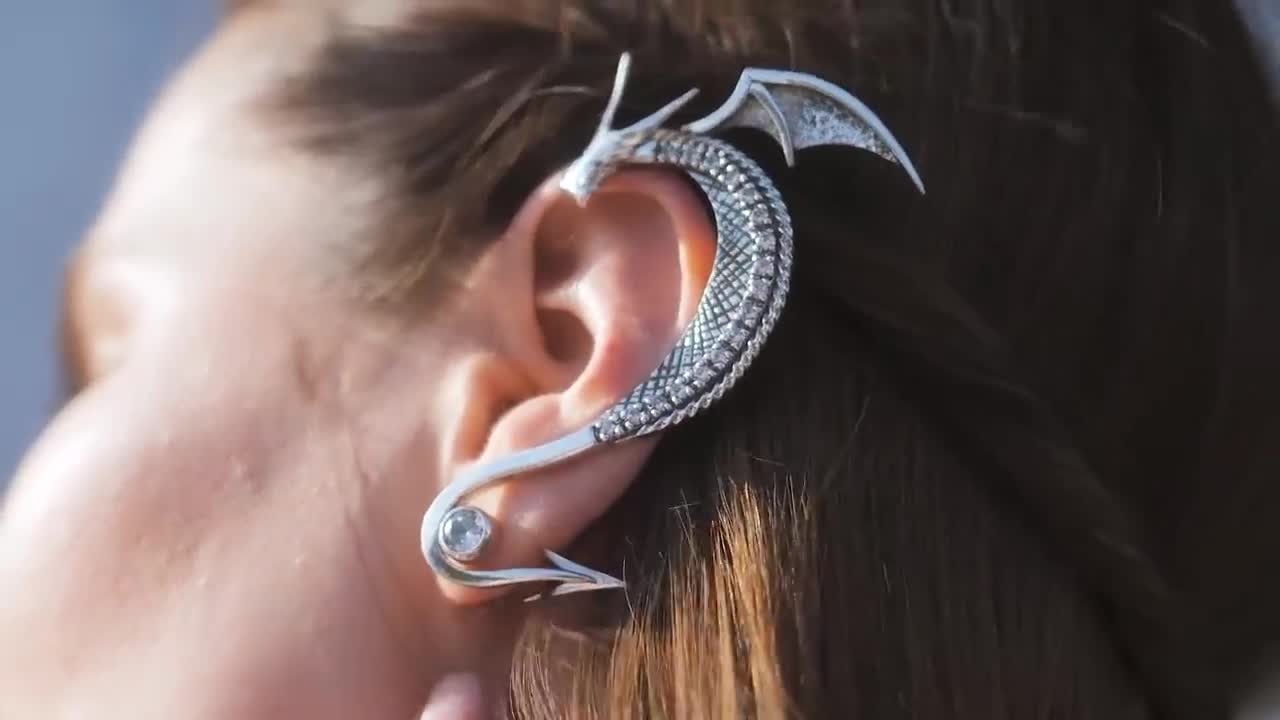 This master made an incredible ear jewelry || Cool jewelry ideas for your inspiration