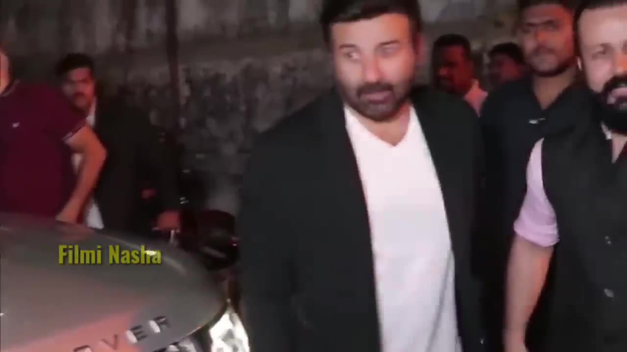 Gadar 2 sunny deol Amisha Patel reaction on movie of sanjay dutt