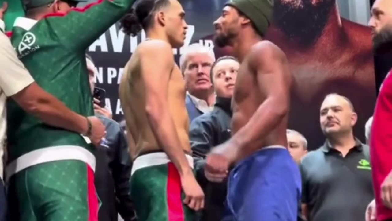 BOXING: Benavidez vs Andrade FACEOFF !! #benavidez #andrade #boxing #youtubeshort #viral