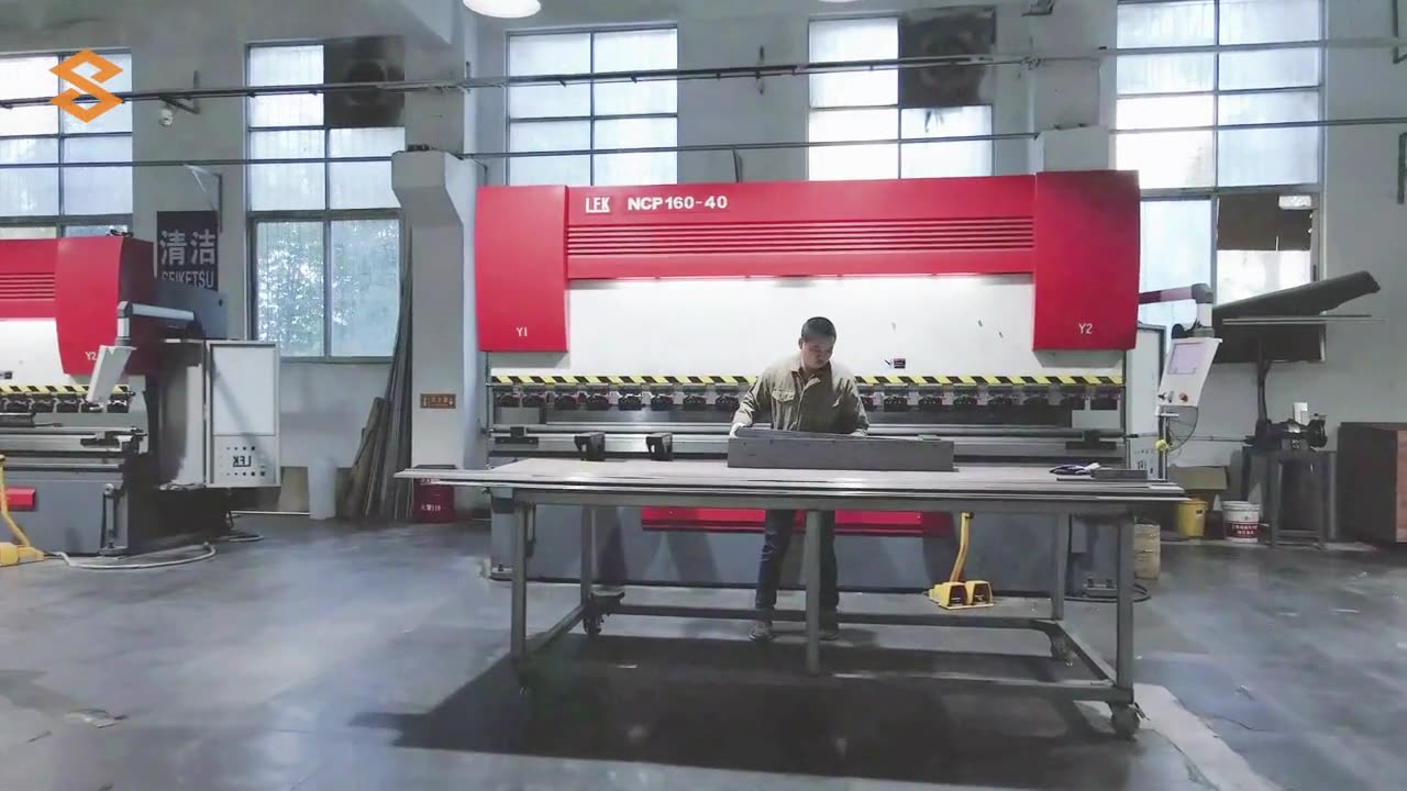 One of WeiLin group's hardware workshops