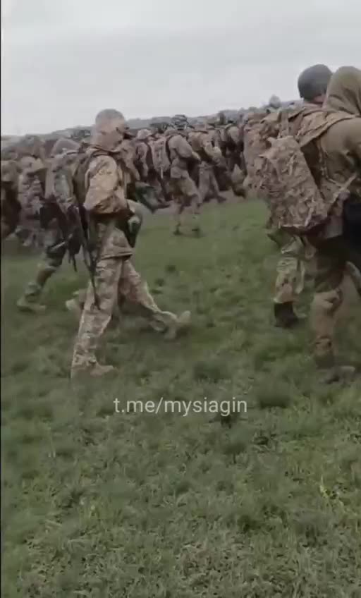 Thousands of Ukrainian Soldiers Are Assembling