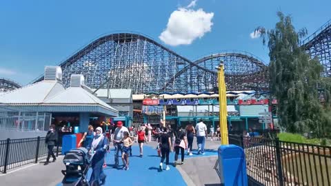 La Ronde à Montréal- Walking Tour