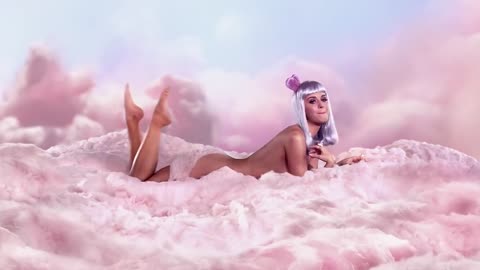 Katy Perry - California Gurls (Official Music Video) ft. Snoop Dogg