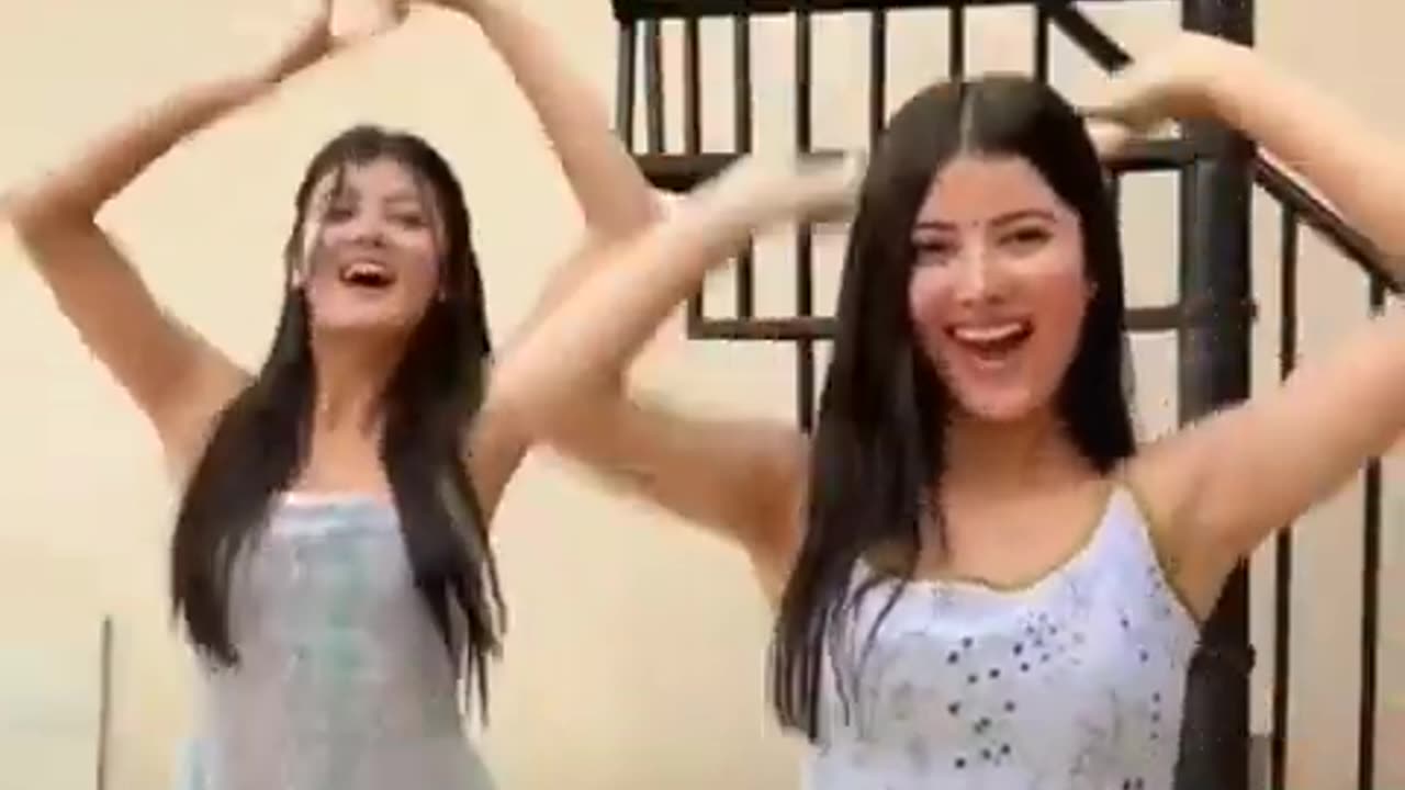 New nepali girls super dance..🌜🌜