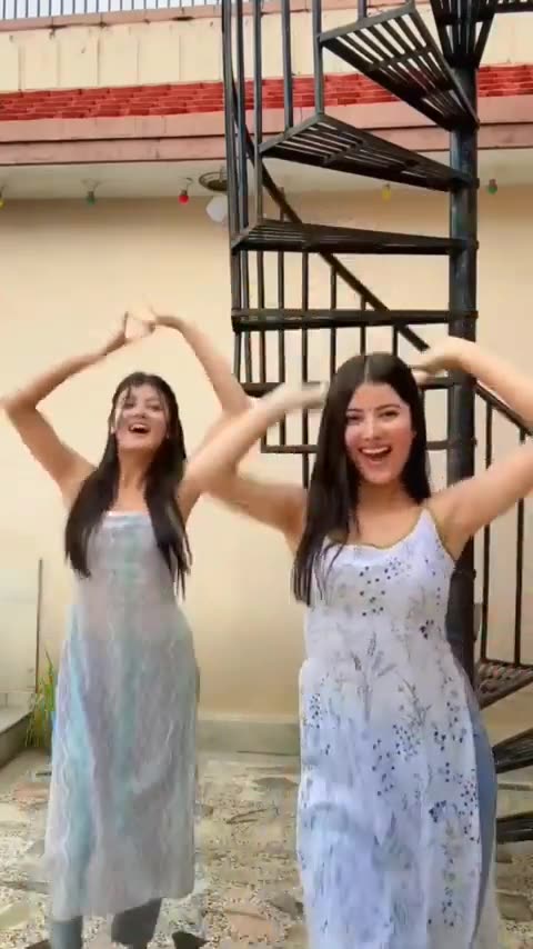 New nepali girls super dance..🌜🌜