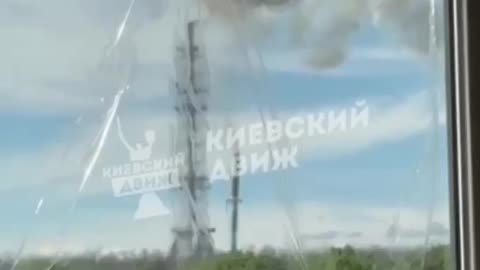 The Moment a Massive 240 Meter Tower Breaks in Half After Russian Airstrike