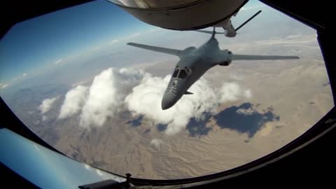 Stunning Video of B-1 Lancer in Action • Takeoff & Landing [Training Footage]1