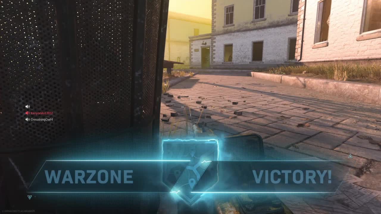 Warzone Teamwork Gets That WIN