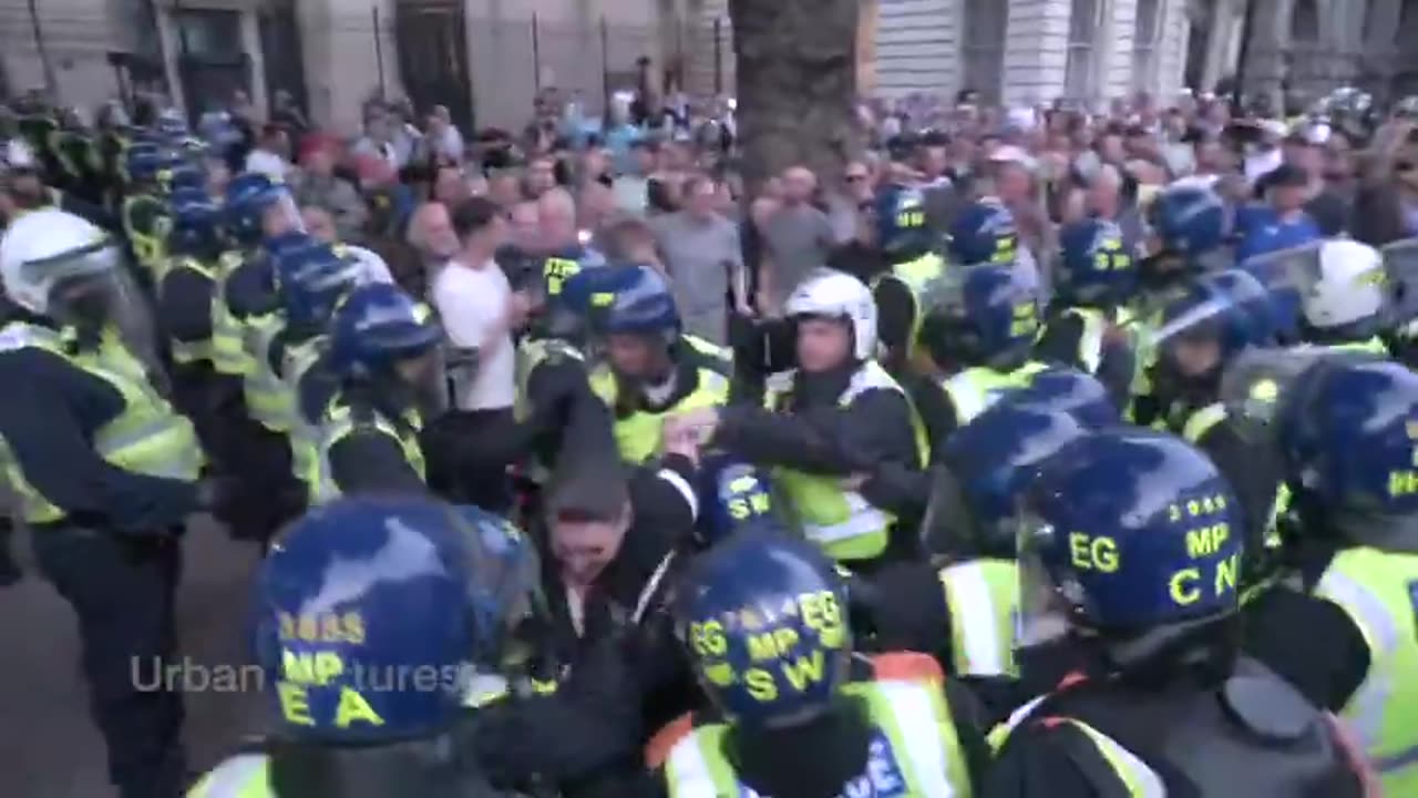 The Police tried to cause a riot at the London Rally